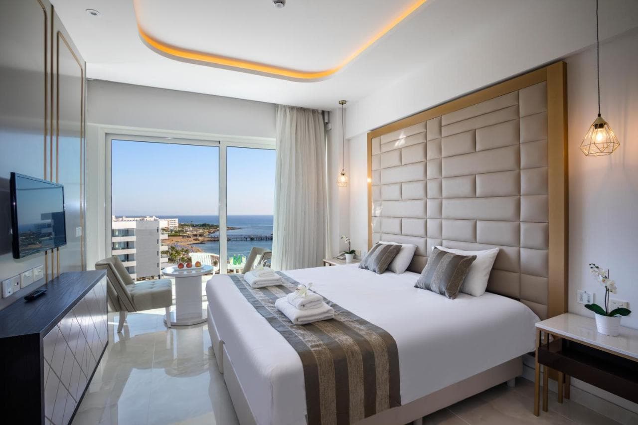 Constantinos the Great Beach Hotel – photo 2