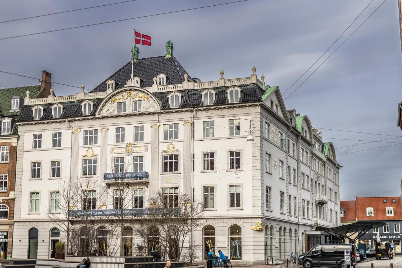 Hotel Royal – main photo