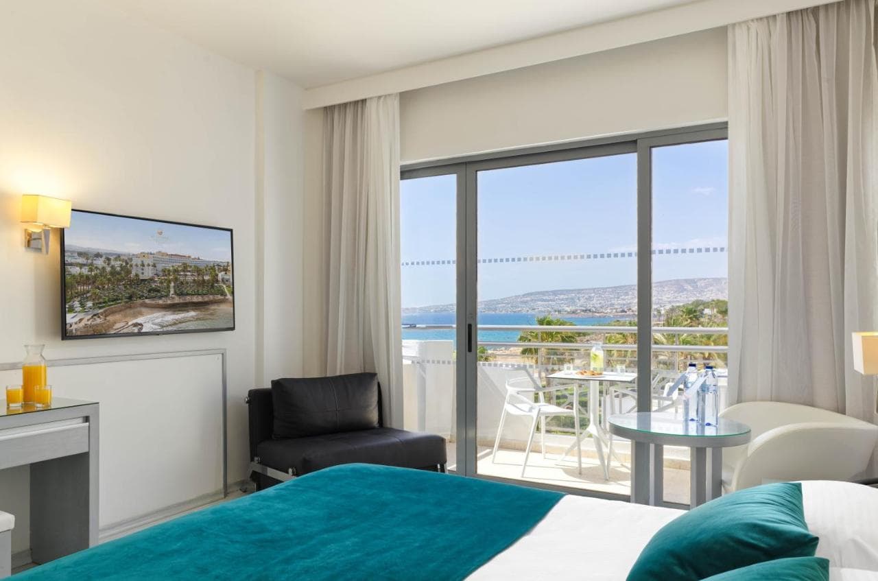 St George Beach Hotel & Spa Resort – photo 6