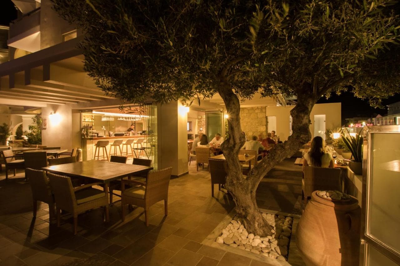 Parasol Luxury Hotel & Suites – photo 7