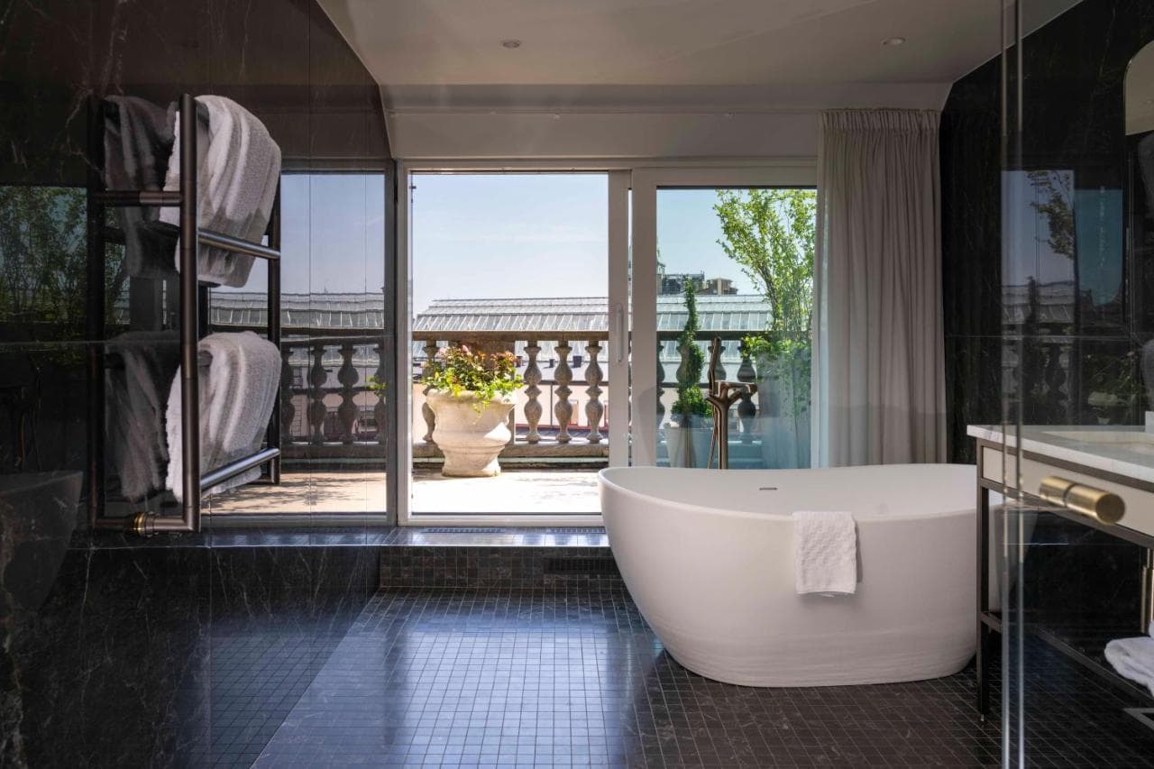 Bank Hotel, a Member of Small Luxury Hotels – photo 6