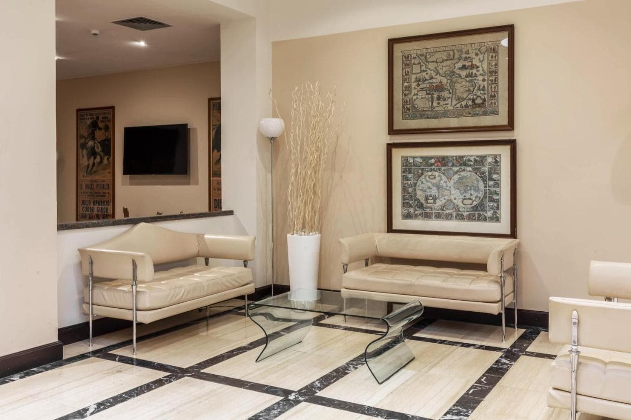 Hotel Catalunya – photo 8