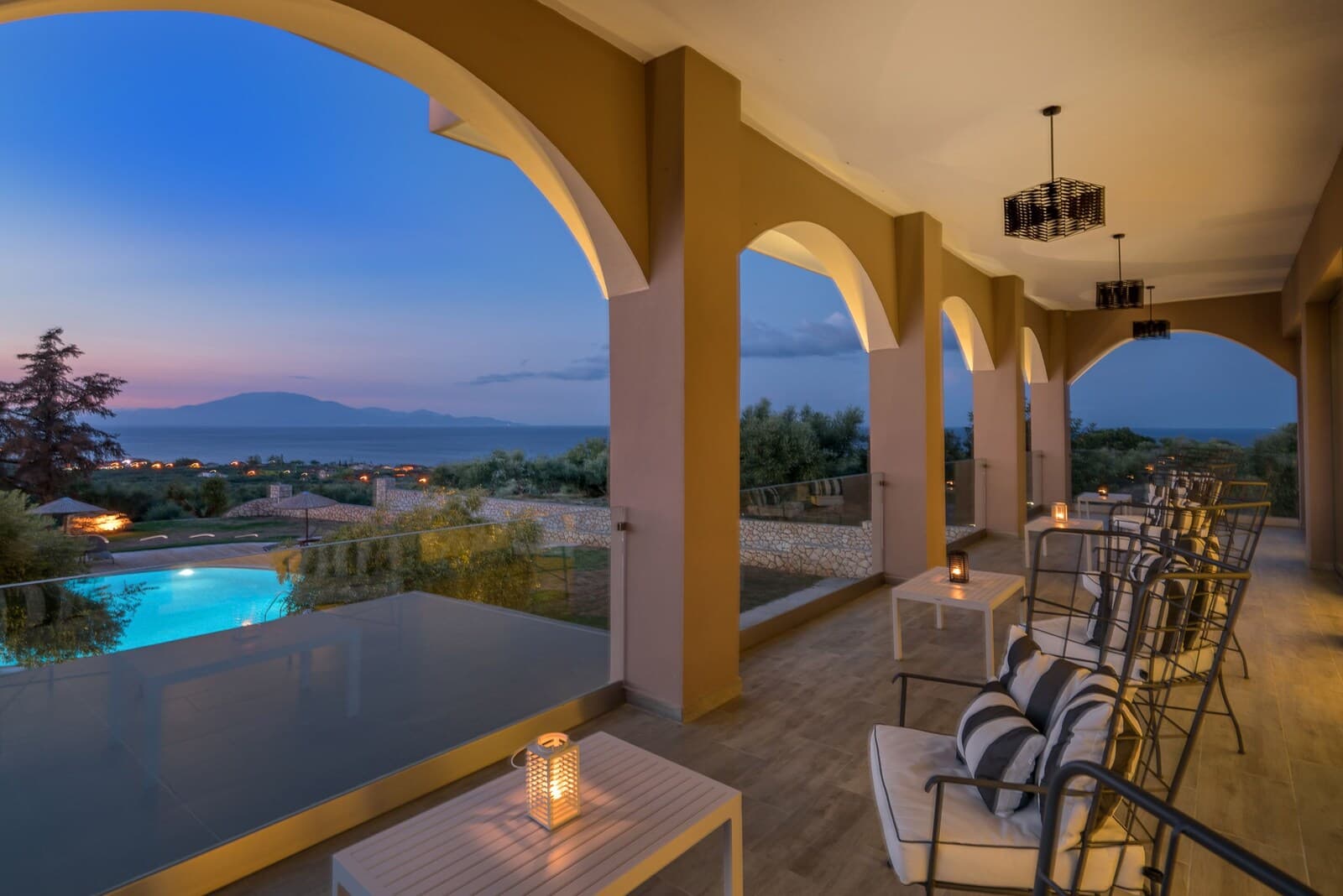 Elegance Luxury Executive Suites - Adults Only – main photo