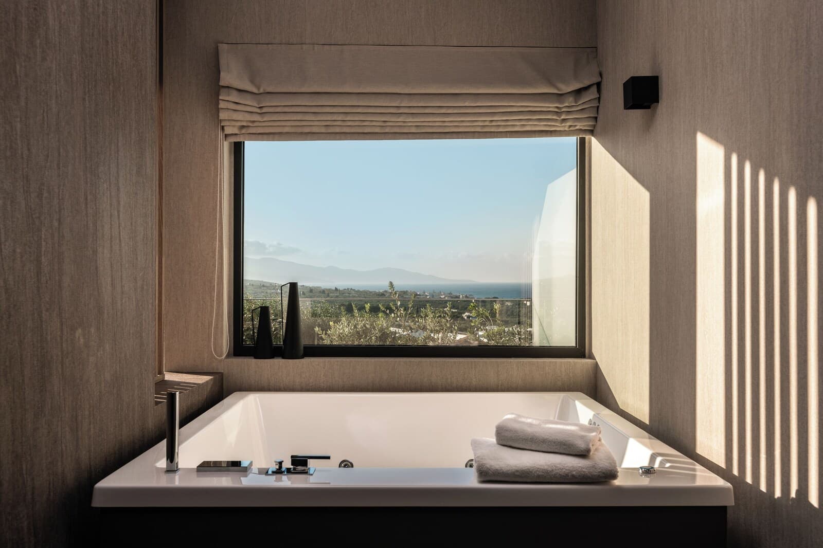 Elegance Luxury Executive Suites - Adults Only – photo 3